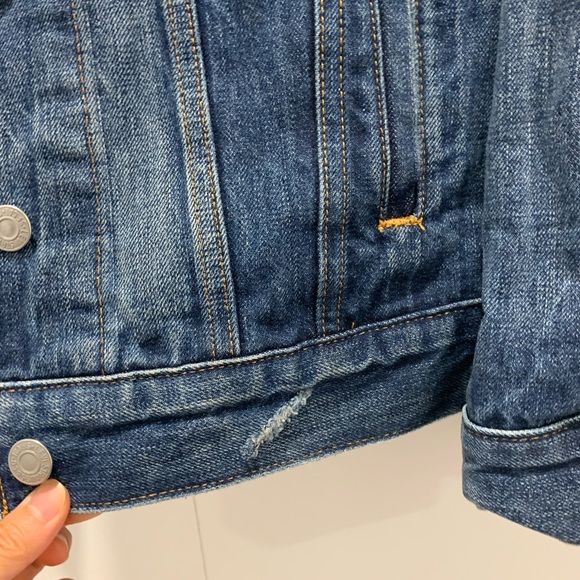 Levi’s Jean Jacket - Picture 9 of 10